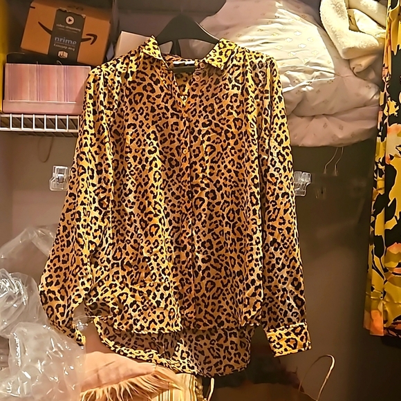On 34th leopard print, long-sleeveless blouse - Picture 1 of 6